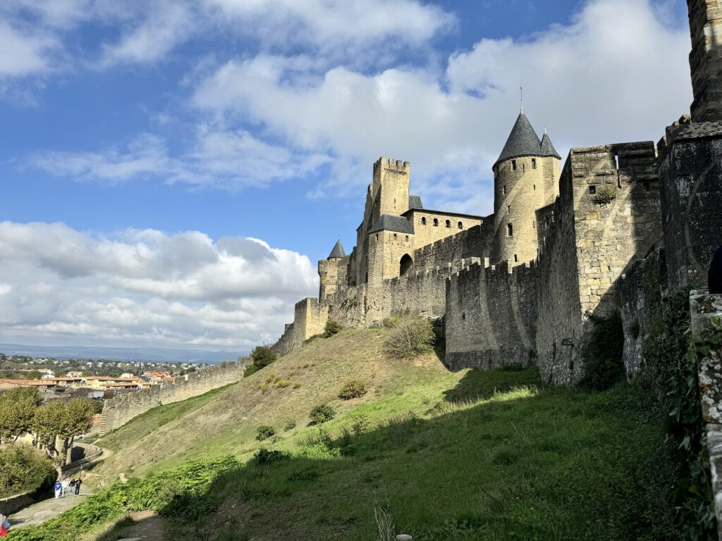 Carcassone vára oldalról.